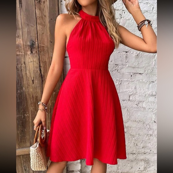 Boho lace panel open back halter dress - Picture 6 of 6